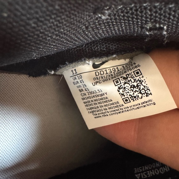 Nike Panda Dunk Lows Size 11 - Picture 6 of 6